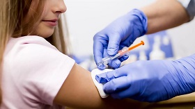 БУЗ УР "Балезинская РБ МЗ УР" приглашает всех желающих 3, 6 и 8 января 2022 года на вакцинацию и ревакцинацию от новой коронавирусной инфекции.